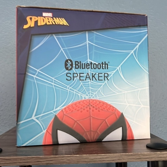 Bigger Bitty Boomers Marvel Spider-Man Bluetooth Speaker lightweight portable - Picture 3 of 9